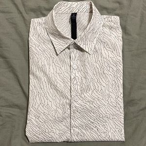 Men’s Lululemon Button up Size Medium